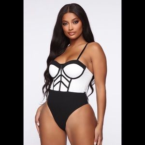 NWOT- Don’t come easy bodysuit from Fashion Nova